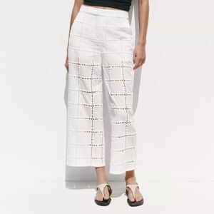 Zara White Cropped Pants